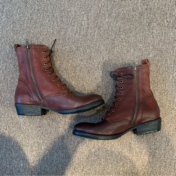 EUC Frye‎ Carson Lug Lace Up And Zip Dark Brown Boot Women's Size 6 B - Picture 5 of 15